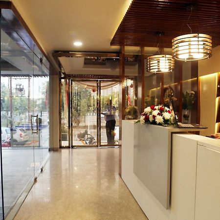 Awadh Inn Noida Exterior photo